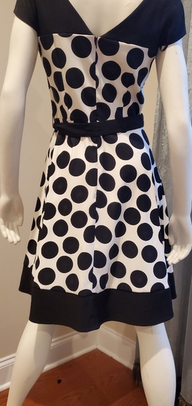 Dress - Picture 3 of 4